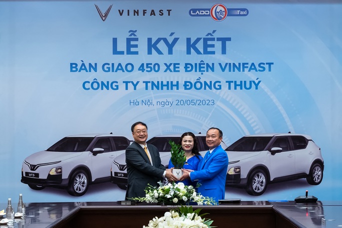 Nhiều doanh nghiệp chọn ôtô điện VinFast để chạy taxi - Ảnh 2.
