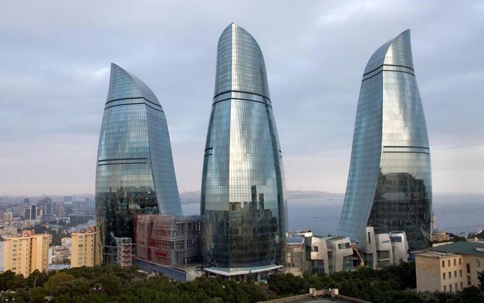 Các Tháp “Lửa” tại thủ đô Baku, Azerbaijan. Ảnh: Đại sứ quán Azerbaijan cung cấp.