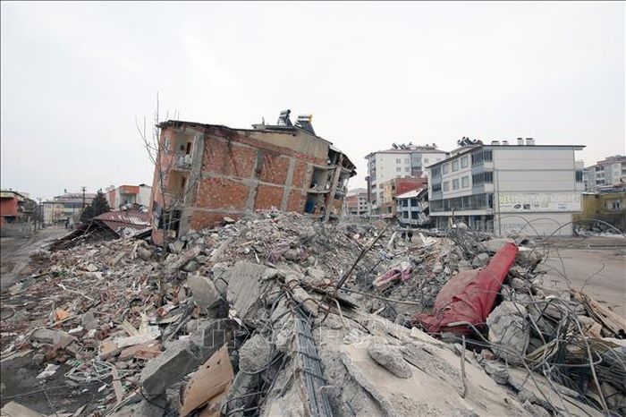 Cảnh đổ nát sau trận động đất tại Kahramanmaras, Thổ Nhĩ Kỳ, ngày 19/2/2023. Ảnh: THX/TTXVN