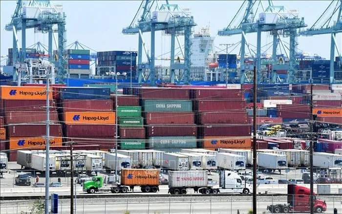 Cảng hàng hóa Long Beach ở bang California, Mỹ. Ảnh: AFP/TTXVN