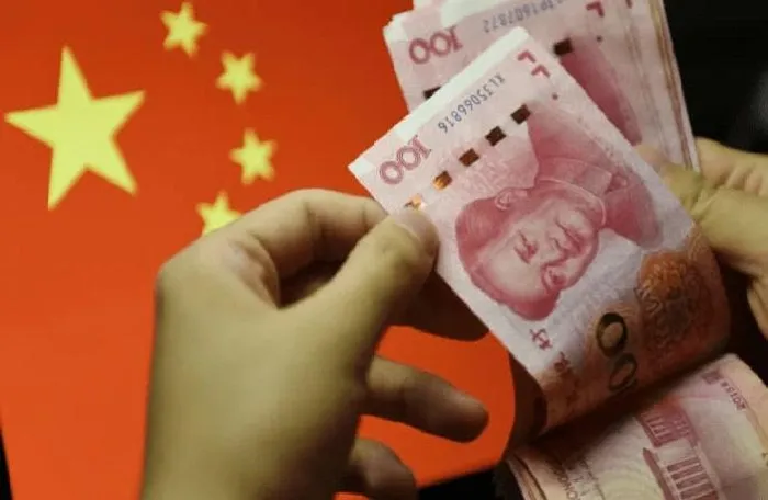  Trung Quốc đang đối mặt với gánh nặng lãi nợ ngày càng cao do tăng cường phát hành trái phiếu kích thích kinh tế. 