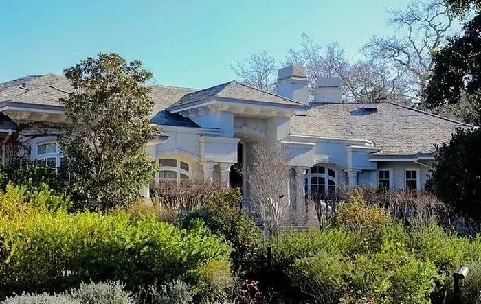 Căn nhà tại Los Altos, California với giá 9,9 triệu USD