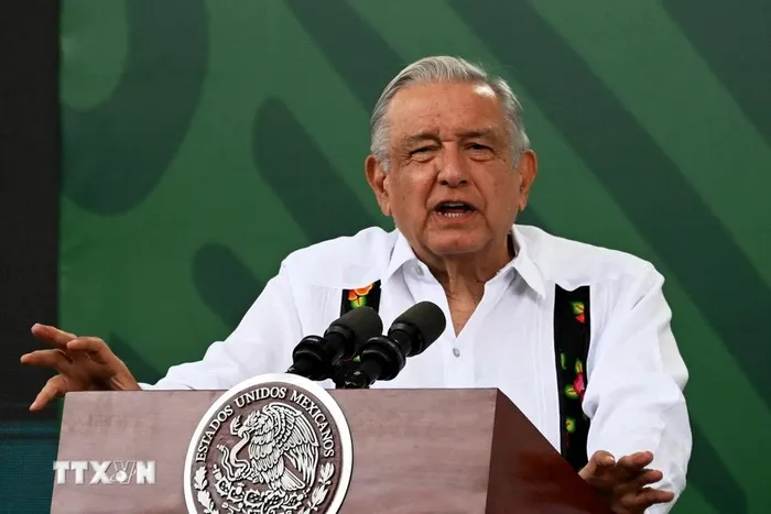 Tổng thống Mexico Andres Manuel Lopez Obrador phát biểu tại cuộc họp báo ở Acapulco ngày 23/11/2023. (Ảnh: AFP/TTXVN)