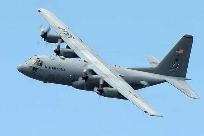 Trong khi đó, Bộ Quốc phòng Mexico cũng quyết định mở rộng phi đội máy bay vận tải quân sự với những chiếc Lockheed Martin C-130J mới nhất, đây là phiên bản mang cánh quạt 6 lá.