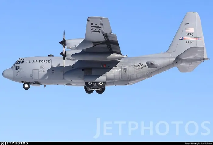 Đồng thời, Bộ Quốc phòng Peru đã phê duyệt tài trợ cho việc mua máy bay vận tải quân sự C-130 Hercules hiện đang nằm ở Tây Ban Nha.