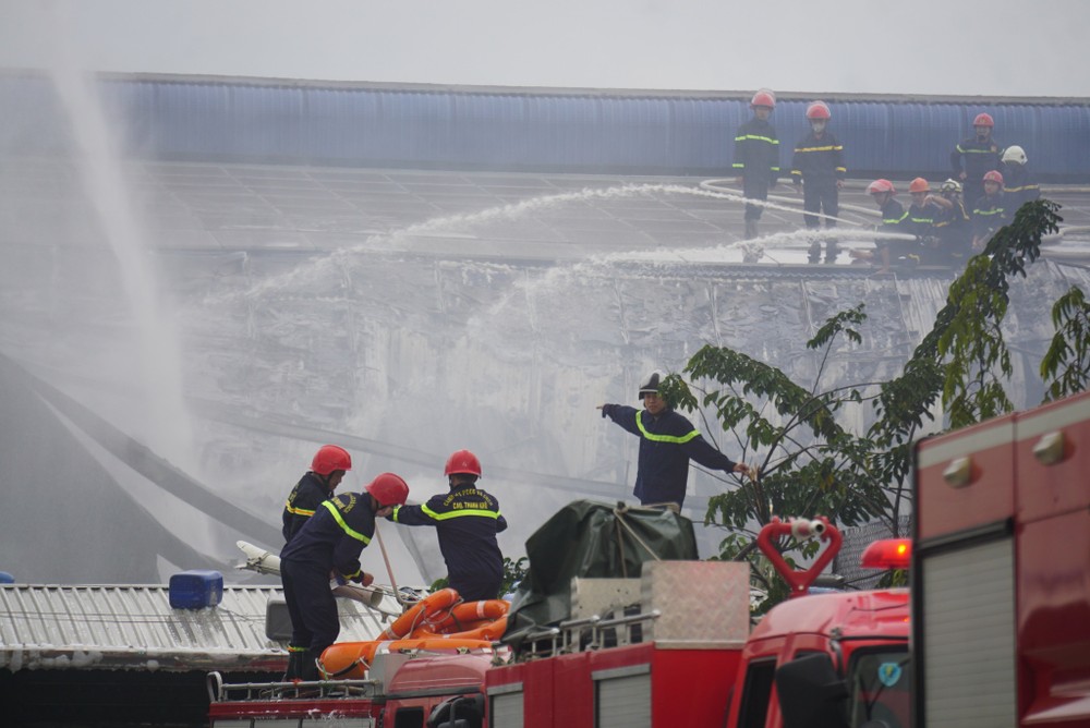 Cháy lớn tại khu công nghiệp ở Đà Nẵng ngày cuối năm ảnh 3