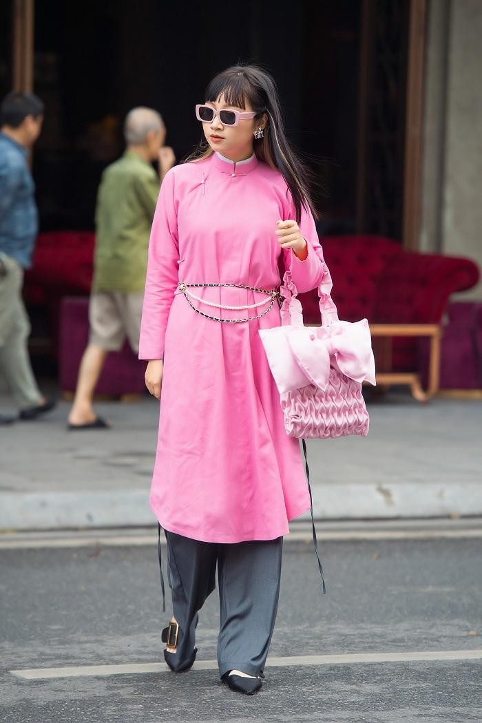 Giới trẻ Hà thành đổ bộ The Best Street Style: Phối áo dài với phụ kiện độc đáo chuẩn vintage ảnh 5