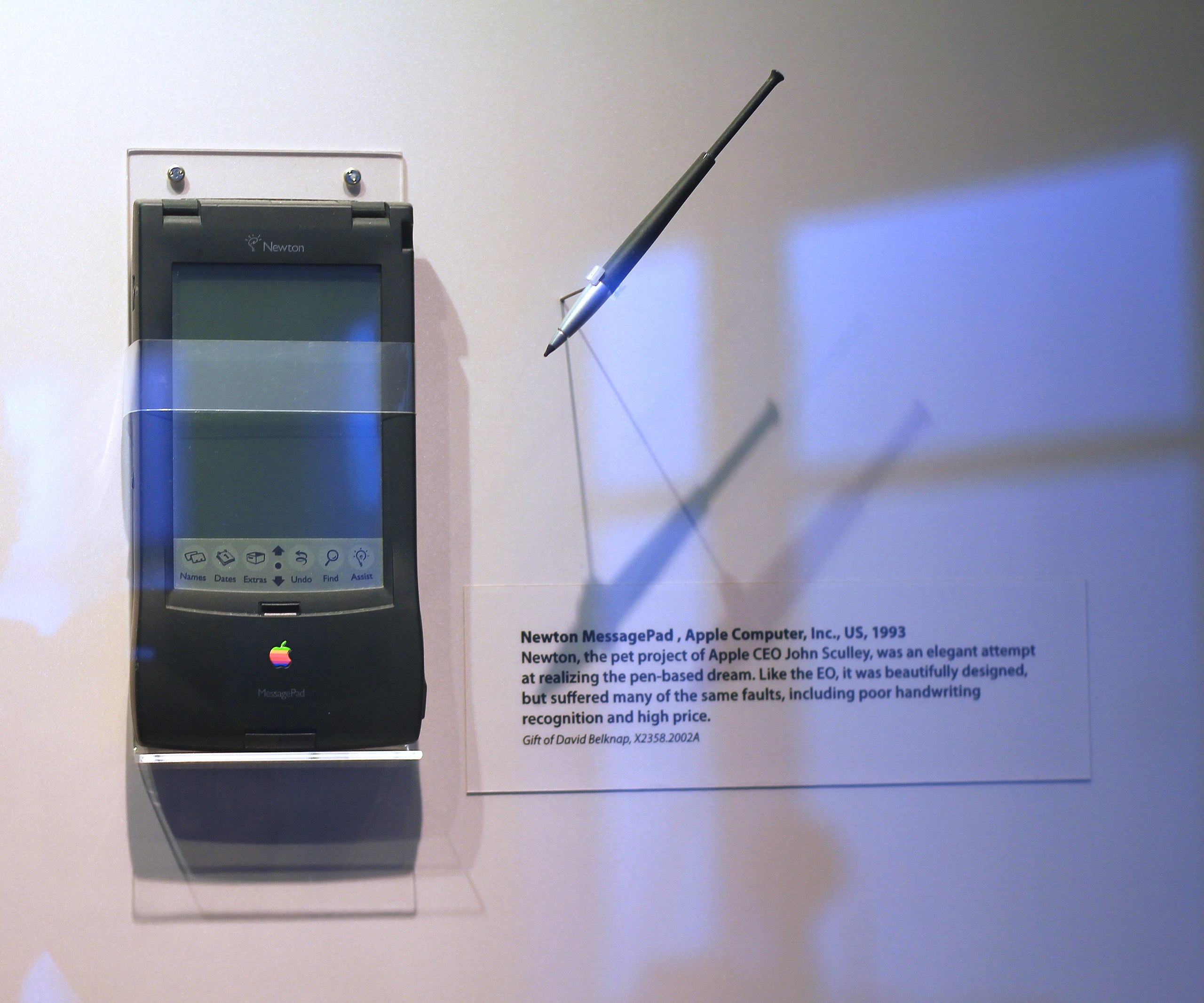 2560px-Apple_Newton_MessagePad_%281993%29_-_Computer_History_Museum.jpg