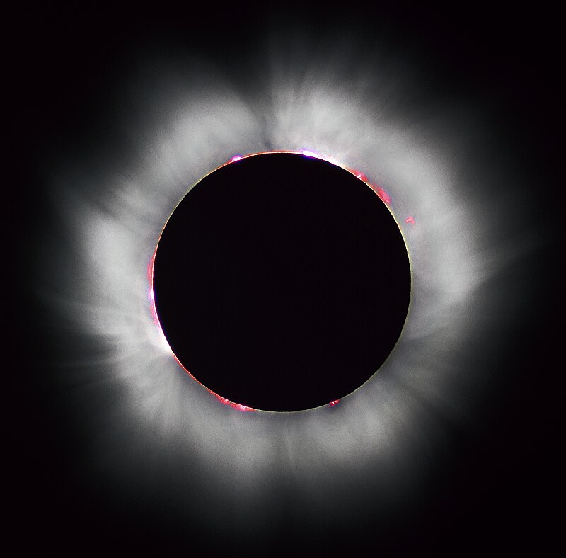 800px-Solar_eclipse_1999_4.jpg