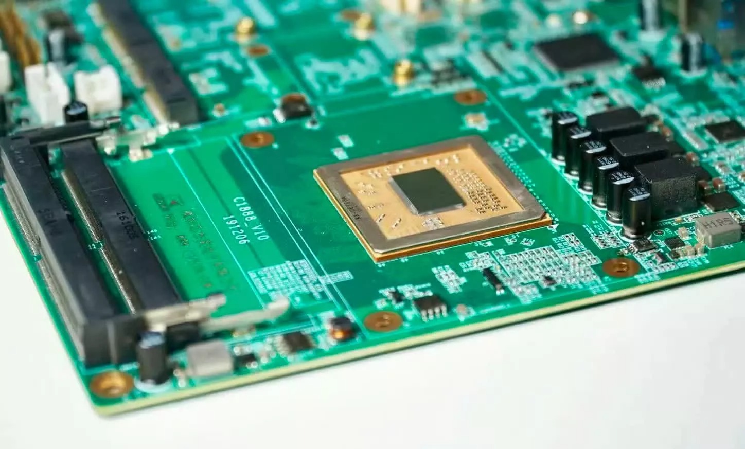 Những nỗ lực phát triển kiến trúc CPU không lệ thuộc vào AMD và Intel