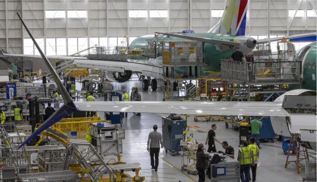 Đẩy mạnh sản xuất, Boeing tuyển thêm 10.000 nhân công vào năm 2023  - Ảnh 1.