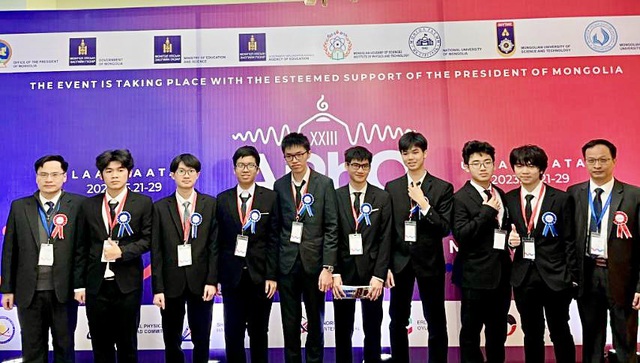 Cả 8 học sinh Việt Nam đạt giải tại Olympic Vật lí Châu Á - Thái Bình Dương 2023 - Ảnh 2.